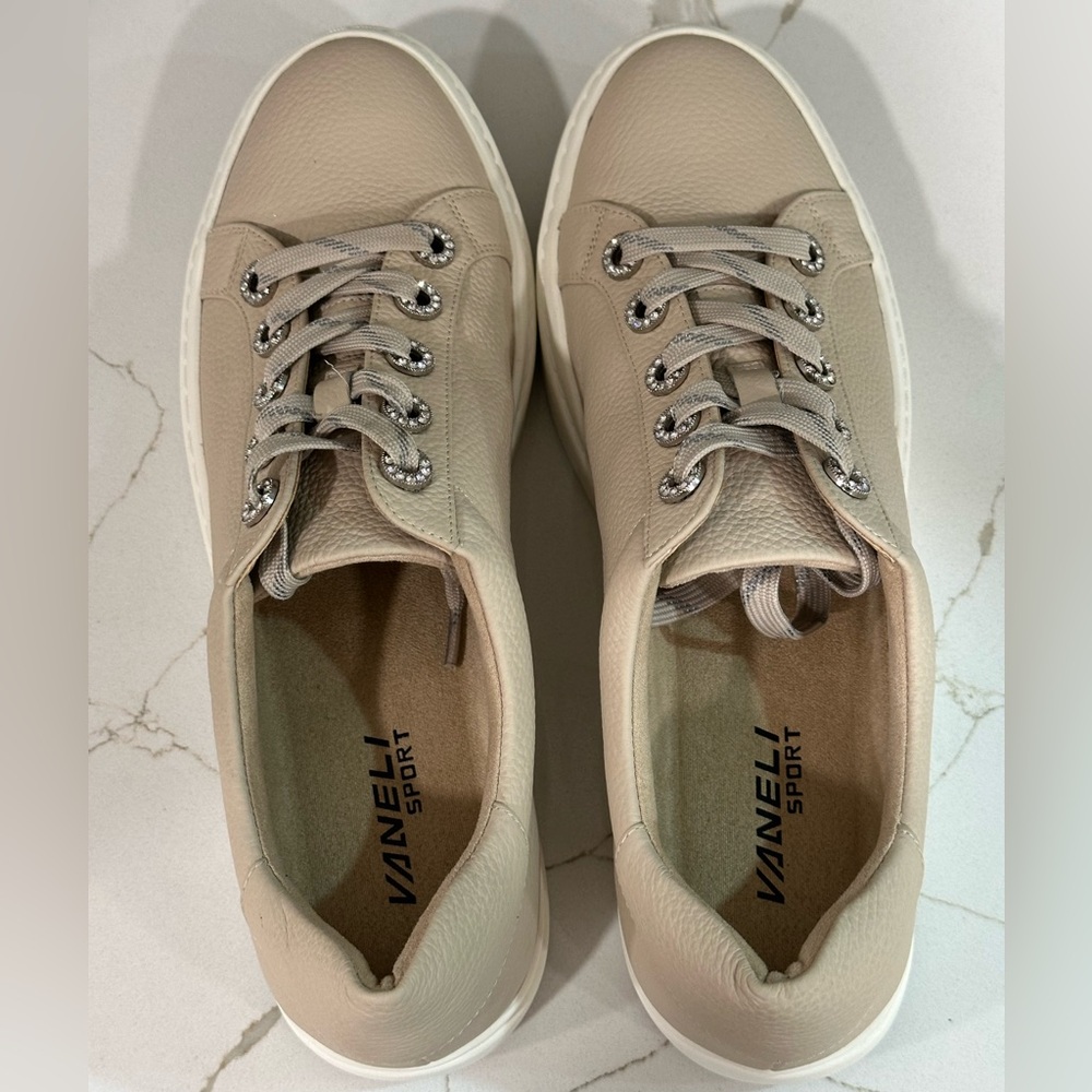 Vaneli Ysenia. Women’s Size 10. Color cream. - Picture 5 of 12